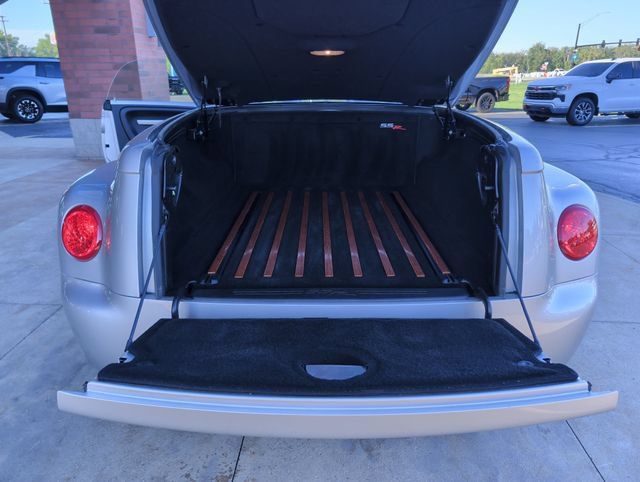 Used 2004 Chevrolet SSR w/ Preferred Equipment Group RWD image 20