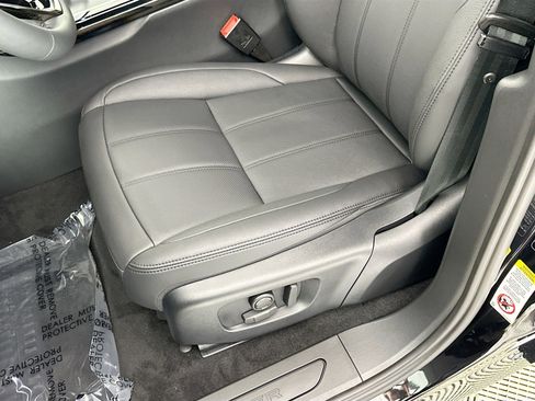 Used 2026 Land Rover Range Rover Evoque S image 16