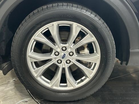 Used 2023 Ford Explorer XLT w/ Equipment Group 202A AWD/4WD image 26