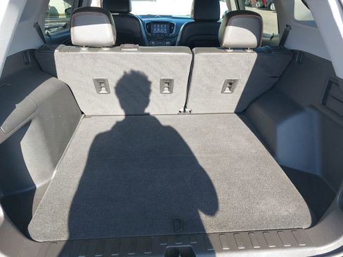 Used 2022 GMC Terrain AT4 image 13