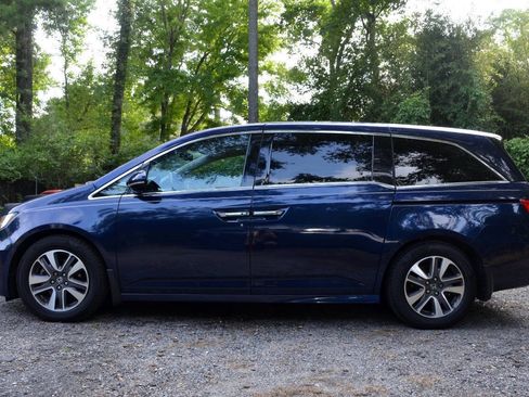 Used 2015 Honda Odyssey Touring image 10