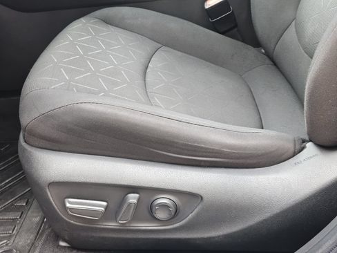 Used 2023 Toyota RAV4 XLE FWD image 19