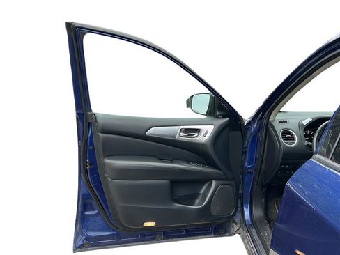 Used 2020 Nissan Pathfinder SL image 14