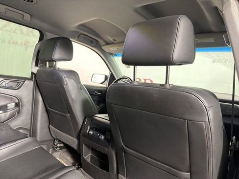 Used 2017 Chevrolet Suburban LT image 19