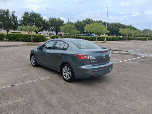 Used 2013 MAZDA MAZDA3 i SV FWD image 4