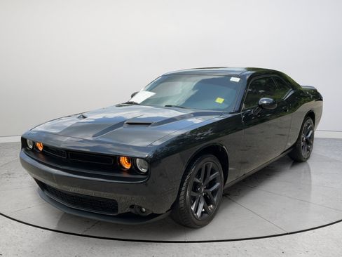 Used 2020 Dodge Challenger SXT w/ Blacktop Package RWD image 5