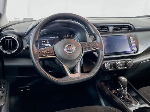 Used 2024 Nissan Kicks SV FWD image 17