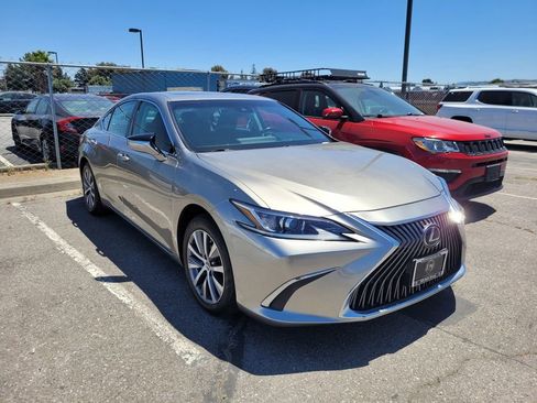 Used 2019 Lexus ES 350 w/ Accessory Package 2 FWD image 3