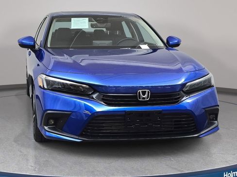 Used 2024 Honda Civic Touring image 3