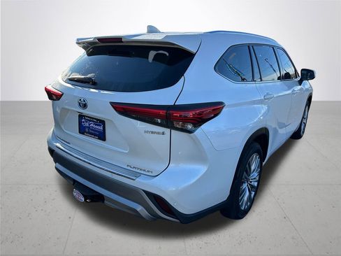 Used 2021 Toyota Highlander Platinum image 7