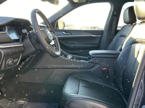 New 2025 Jeep Grand Cherokee L Limited image 9