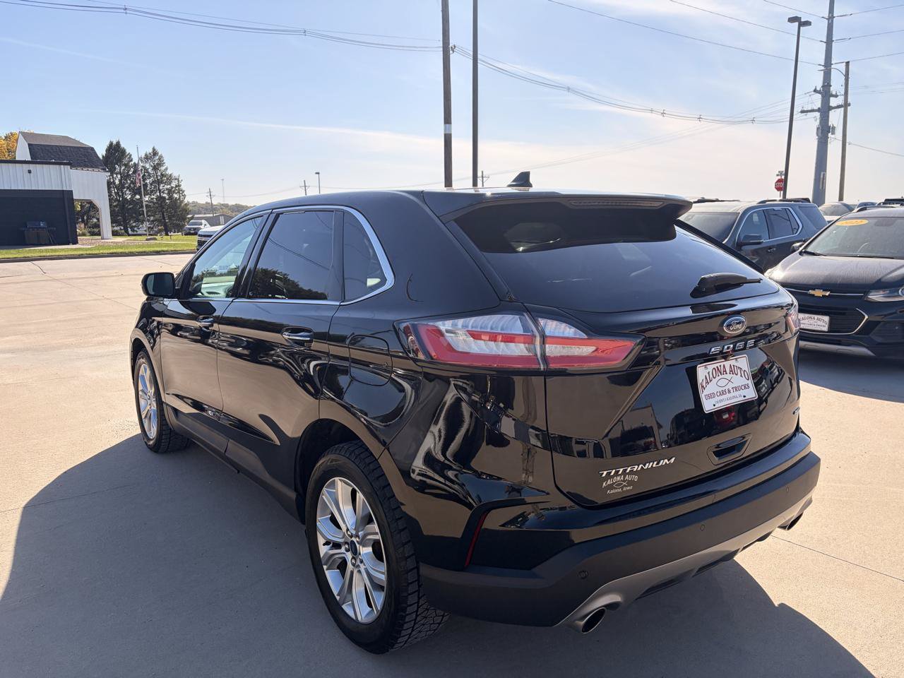 Used 2021 Ford Edge Titanium w/ Cargo Accessory Package AWD/4WD image 7