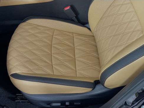 New 2025 Nissan Sentra SV w/ SV Premium Package image 17