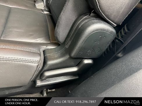 Used 2018 Ford Explorer XLT w/ Equipment Group 202A AWD/4WD image 36