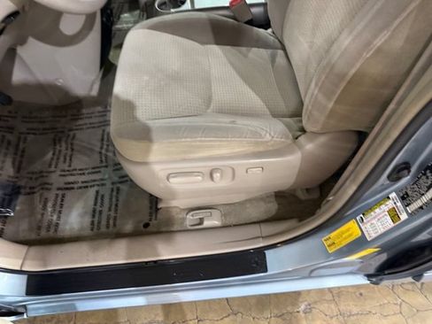 Used 2010 Toyota Sienna LE FWD image 13