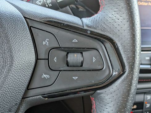Used 2021 Chevrolet TrailBlazer RS w/ Technology Package FWD image 32