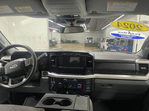 Used 2024 Ford F250 XLT w/ FX4 Off-Road Package image 22