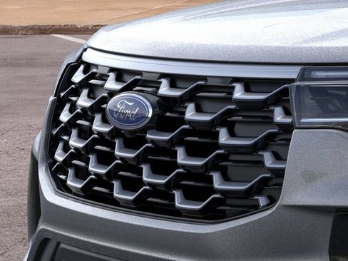 New 2026 Ford Explorer Platinum w/ LUX Leather Package AWD/4WD image 17