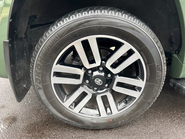 Used 2022 Toyota 4Runner Limited AWD/4WD image 12