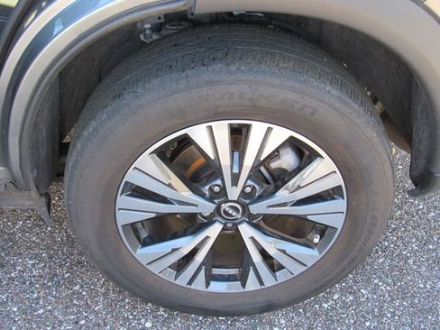 Used 2023 Nissan Rogue SV image 14