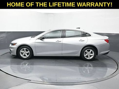 Used 2018 Chevrolet Malibu LS FWD image 4