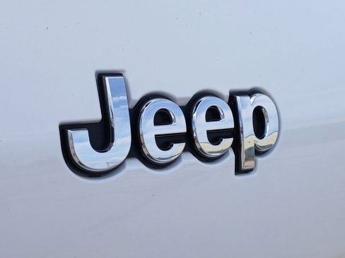 Used 2021 Jeep Grand Cherokee L Limited AWD/4WD image 32