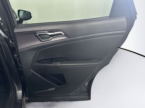 Used 2024 Kia Sportage SX image 31