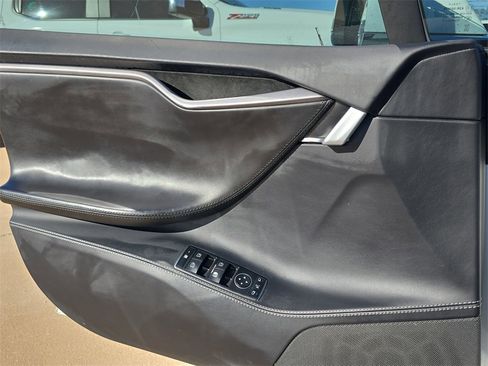 Used 2020 Tesla Model S Long Range image 26