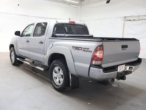 Used 2015 Toyota Tacoma 4x4 Double Cab w/ TRD Off-Road Package image 5