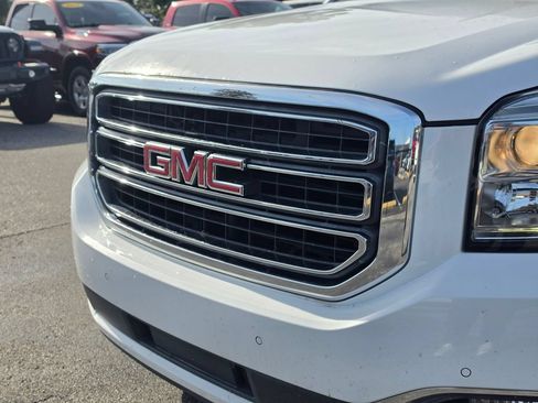 Used 2019 GMC Yukon XL SLT w/ Open Road Package RWD image 11