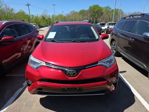 Used 2016 Toyota RAV4 Limited image 3