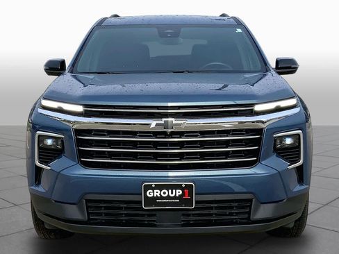 Used 2025 Chevrolet Traverse LT w/ Driver Confidence Package image 4