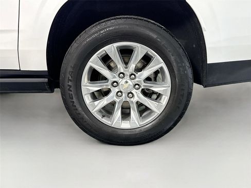 Used 2024 Chevrolet Suburban Premier w/ Advanced Technology Package AWD/4WD image 36