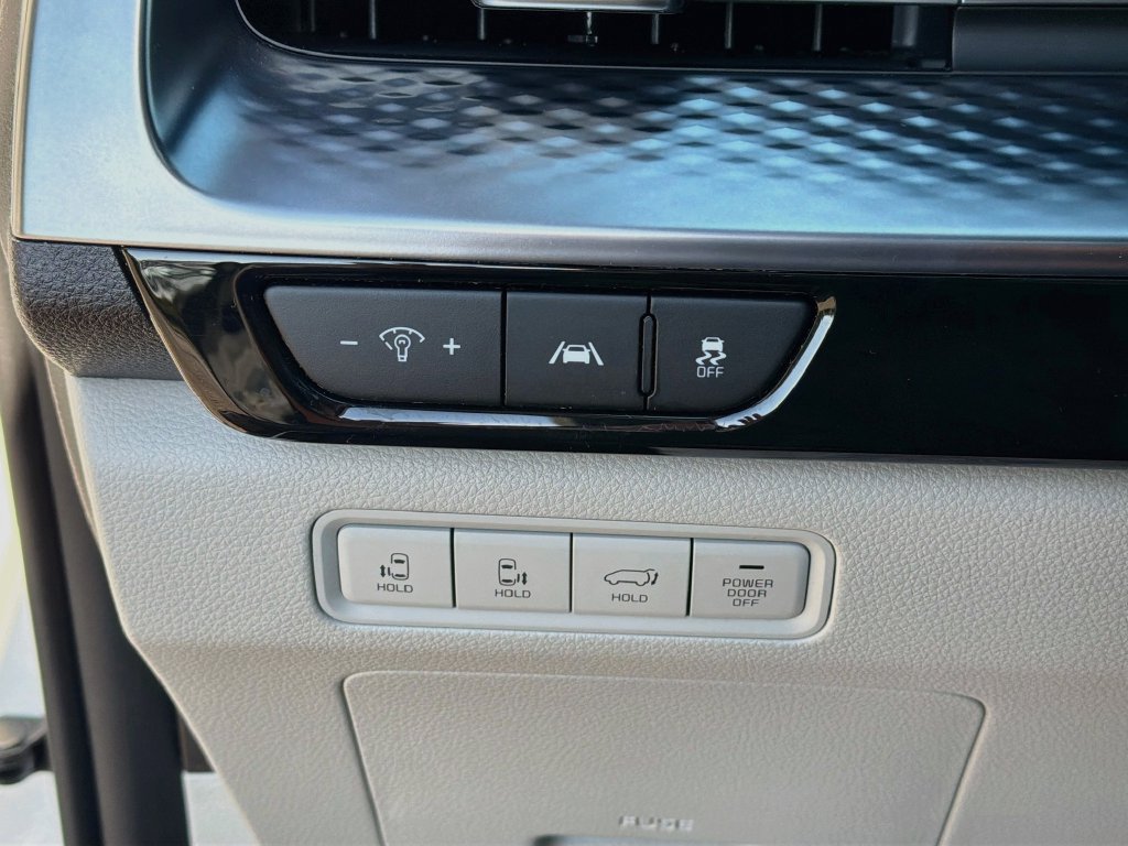 Used 2024 Kia Carnival SX Prestige FWD image 10