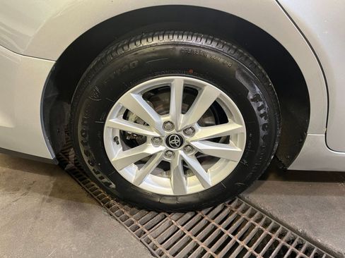 Used 2025 Toyota Camry LE image 29