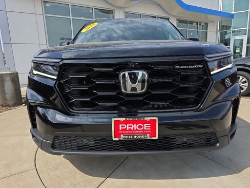 New 2025 Honda Pilot Black Edition image 10