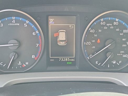 Used 2018 Toyota RAV4 XLE image 33