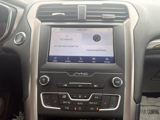 Used 2020 Ford Fusion SEL FWD image 27
