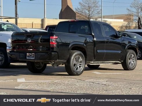 Used 2025 Nissan Frontier SV image 6