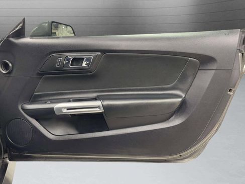 Used 2015 Ford Mustang GT image 22