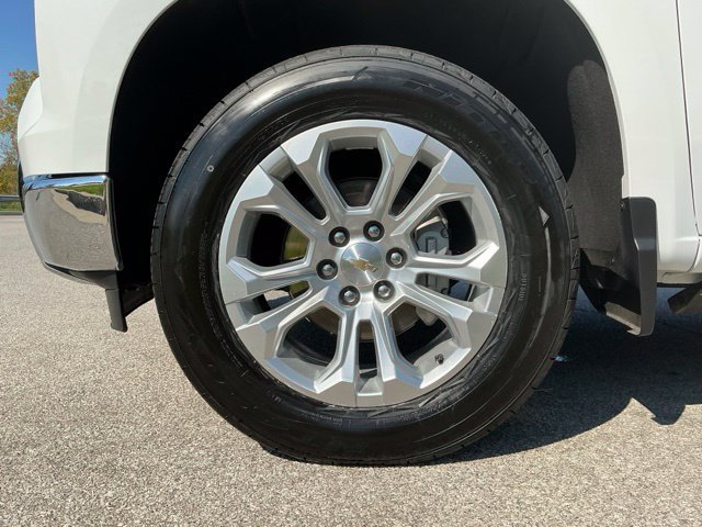 Used 2024 Chevrolet Silverado 1500 LTZ w/ LTZ Convenience Package II AWD/4WD image 15