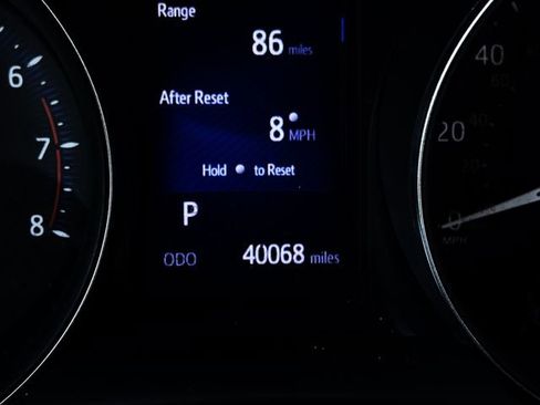 Used 2018 Toyota C-HR XLE image 20