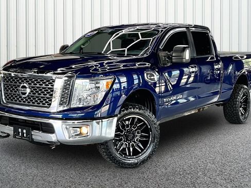 Used 2017 Nissan Titan SV AWD/4WD image 3