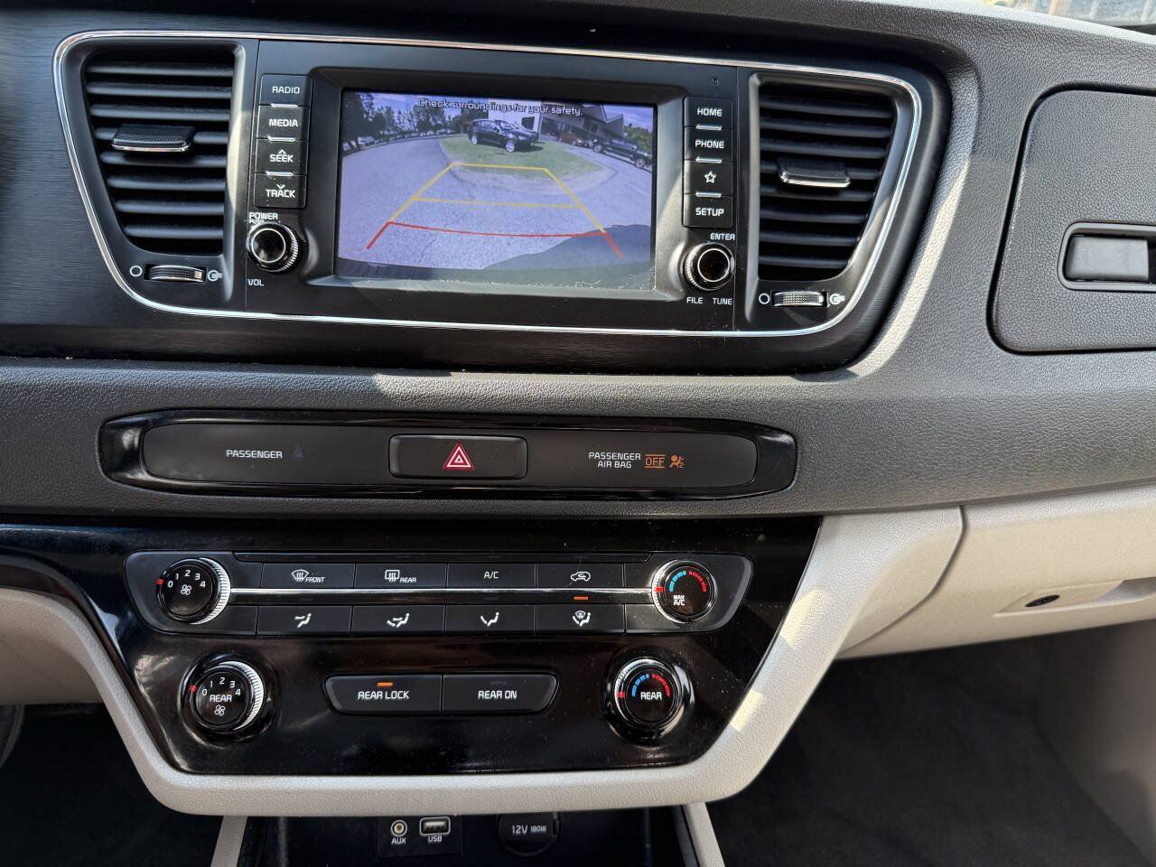 Used 2019 Kia Sedona L FWD image 14