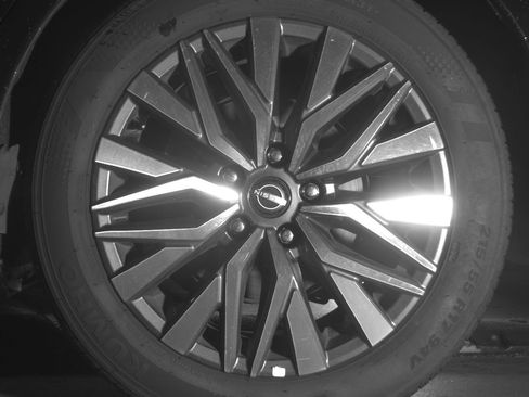 Used 2025 Nissan Altima 2.5 SV image 14