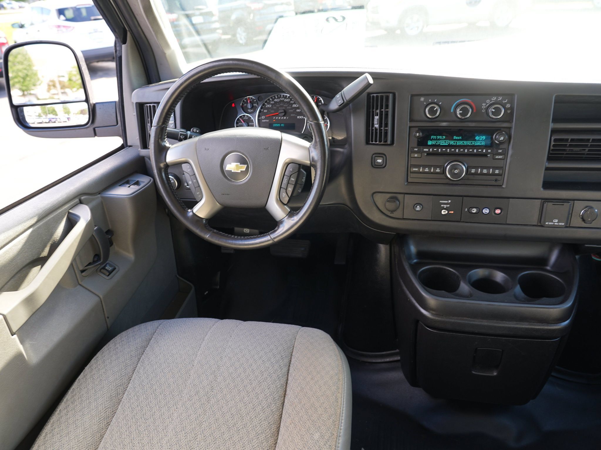 Used 2017 Chevrolet Express 2500 RWD image 21