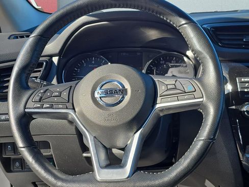 Used 2022 Nissan Rogue Sport SV w/ Technology Package image 16