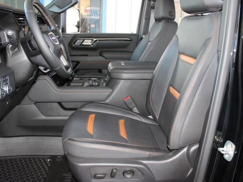 Used 2025 GMC Sierra 2500 AT4 w/ AT4 Premium Plus Package AWD/4WD image 24