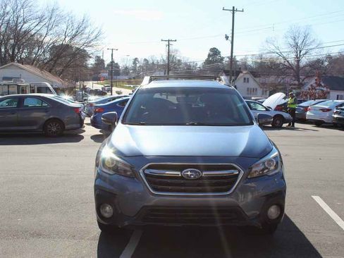 Used 2018 Subaru Outback 2.5i Limited image 2