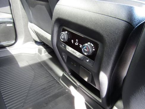 Used 2024 Chevrolet Traverse RS FWD image 14